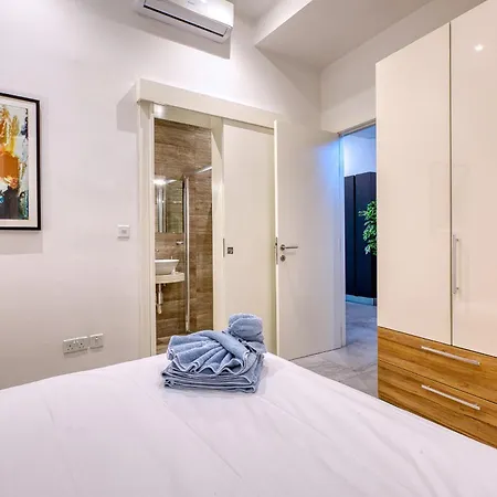 Luxury 2bedroom House With Large Back Yard Rabe1-2