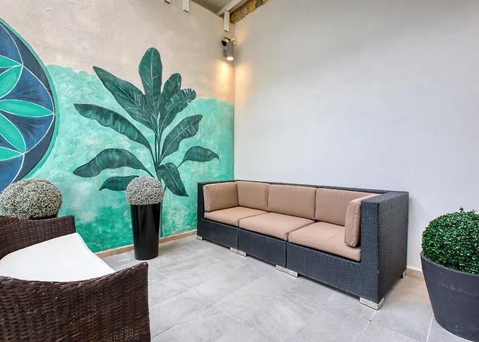 Nyaraló Luxury 2bedroom House With Large Back Yard Rabe1-2