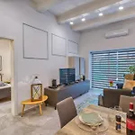 Luxury 2bedroom House With Large Back Yard Rabe1-2