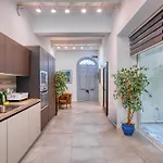 Luxury 2bedroom House With Large Back Yard Rabe1-2 بيت للعطل *