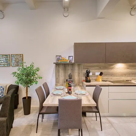 Luxury 2bedroom House With Large Back Yard Rabe1-2 ואלטה