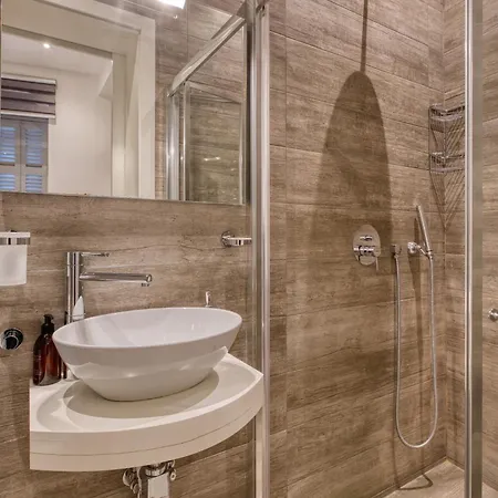 Luxury 2bedroom House With Large Back Yard Rabe1-2 ואלטה