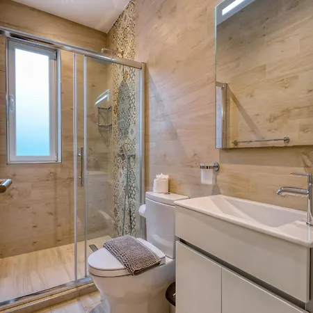 Luxury 2bedroom House With Large Back Yard Rabe1-2 בית נופש ואלטה