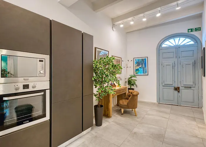 Luxury 2bedroom House With Large Back Yard Rabe1-2 בית נופש *