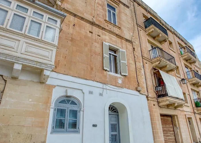 Luxury 2bedroom House With Large Back Yard Rabe1-2